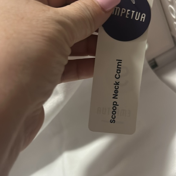 Shapermint Scoop Neck Cami - Picture 3 of 4